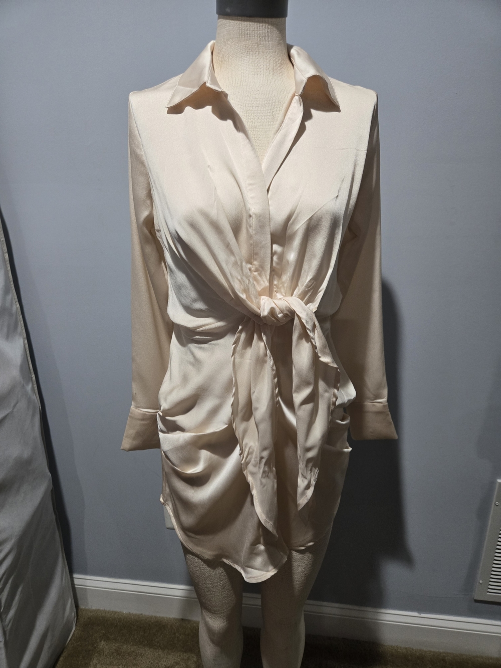 Knot-Front Collared Mini Dress in Cream - Picture 4 of 4